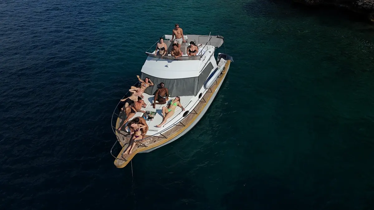 speedboat